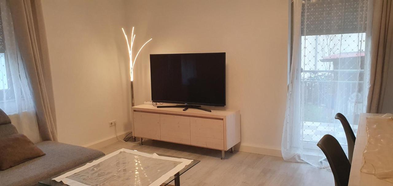 Outletcity Ferienwohnung - Apartment 4 Metzingen  Zewnętrze zdjęcie