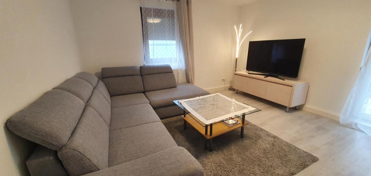 Outletcity Ferienwohnung - Apartment 4 Metzingen  Zewnętrze zdjęcie