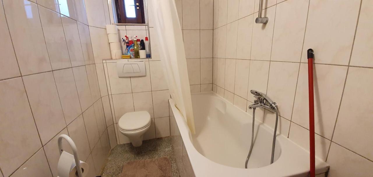 Outletcity Ferienwohnung - Apartment 4 Metzingen  Zewnętrze zdjęcie